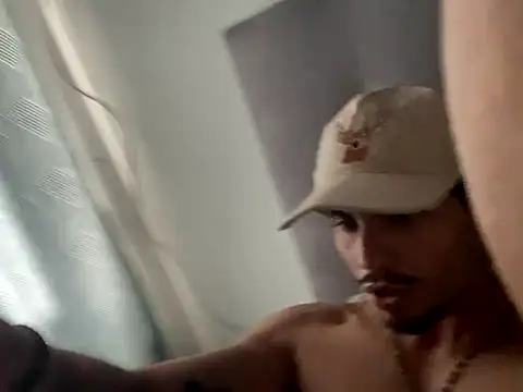 salvadorsneakerfreak online show from September 14, 2025, 10:20 pm