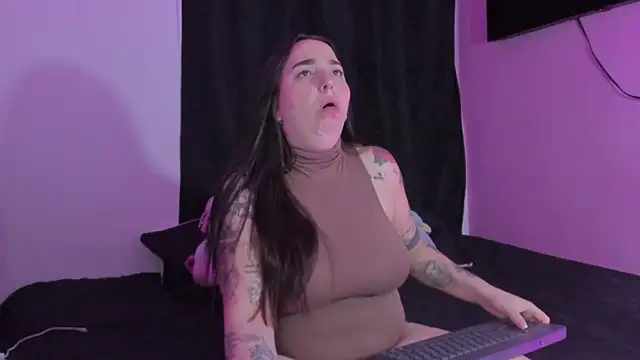 Celestte online show from November 30, 2025, 4:49 am