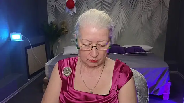 Maya Mayflower online show from March 17, 2025, 3:29 pm