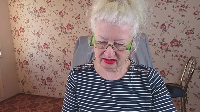 Maya Mayflower online show from October 17, 2025, 4:04 am