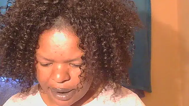 Snapshot of ebony_rose11 chatting on September 14, 2025, 8:35 am ebony rose11 online show from September 14, 2025, 8:35 am