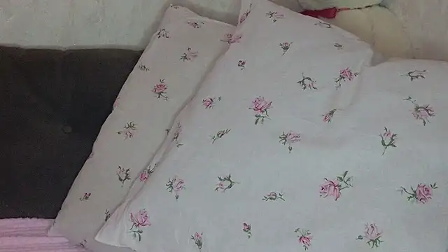 Snapshot of Anya-Sweet chatting on November 21, 2025, 4:16 pm Anya-Sweet online show from November 21, 2025, 4:16 pm