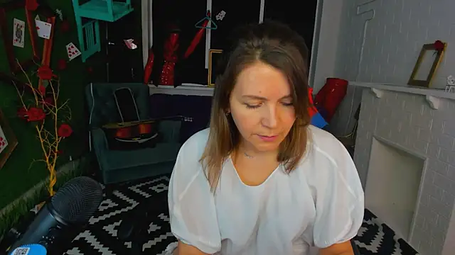 Snapshot of NicoleHitman chatting on March 5, 2025, 12:55 pm NicoleHitman online show from March 5, 2025, 12:55 pm