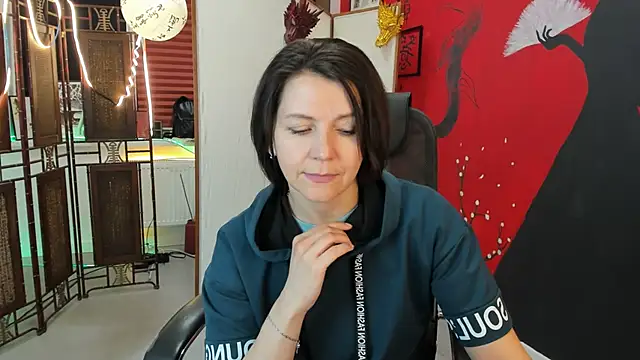 Snapshot of NicoleHitman chatting on March 19, 2025, 8:23 am NicoleHitman online show from March 19, 2025, 8:23 am