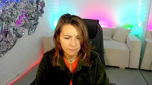 Snapshot of NicoleHitman chatting on September 12, 2025, 5:18 am NicoleHitman online show from September 12, 2025, 5:18 am