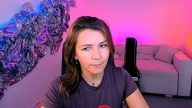 Snapshot of NicoleHitman chatting on September 15, 2025, 5:18 am NicoleHitman online show from September 15, 2025, 5:18 am