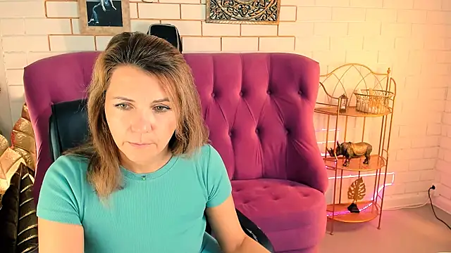 Snapshot of NicoleHitman chatting on September 26, 2025, 9:35 am NicoleHitman online show from September 26, 2025, 9:35 am