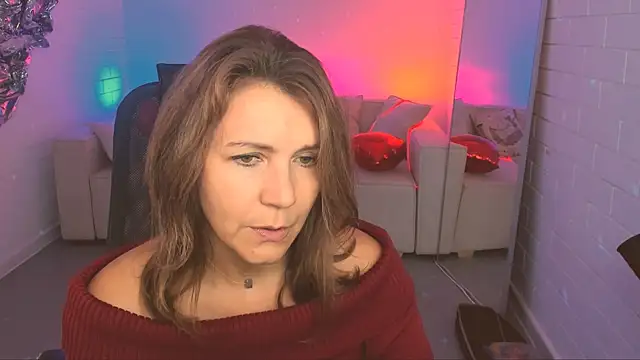 Snapshot of NicoleHitman chatting on October 10, 2025, 9:19 am NicoleHitman online show from October 10, 2025, 9:19 am