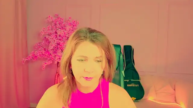 Snapshot of NicoleHitman chatting on November 9, 2025, 9:18 am NicoleHitman online show from November 9, 2025, 9:18 am