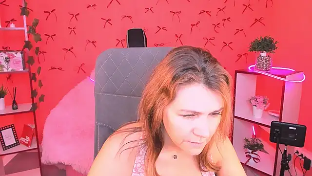 Snapshot of NicoleHitman chatting on November 18, 2025, 9:14 am NicoleHitman online show from November 18, 2025, 9:14 am