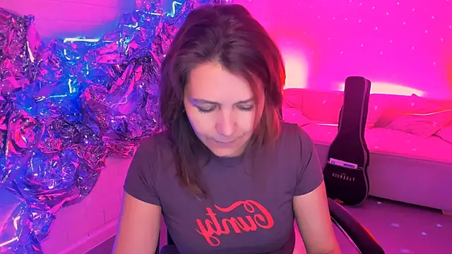 Snapshot of NicoleHitman chatting on December 3, 2025, 9:18 am NicoleHitman online show from December 3, 2025, 9:18 am