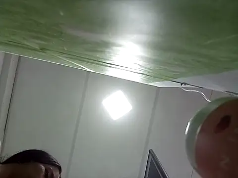 Jenny gir25 online show from October 7, 2025, 11:35 pm