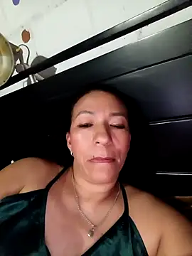 Snapshot of Antonela45 chatting on September 21, 2025, 11:06 pm Antonela45 online show from September 21, 2025, 11:06 pm
