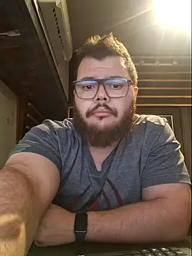 Snapshot of Edmund98 chatting on March 18, 2025, 8:15 pm Edmund98 online show from March 18, 2025, 8:15 pm