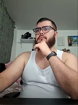 Snapshot of Edmund98 chatting on November 9, 2025, 2:32 am Edmund98 online show from November 9, 2025, 2:32 am