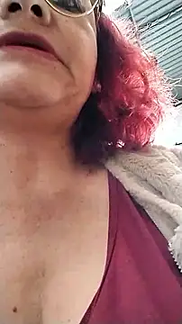 Snapshot of BiancaSteel chatting on October 28, 2025, 5:37 pm BiancaSteel online show from October 28, 2025, 5:37 pm