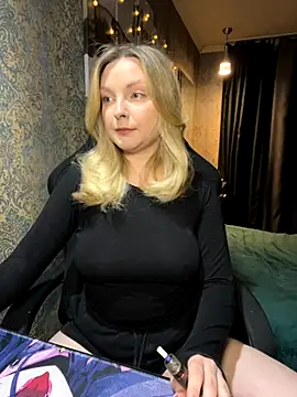 Lina ly online show from October 30, 2025, 9:04 pm