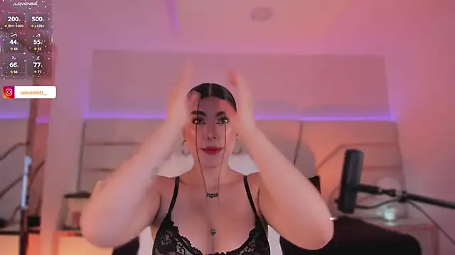 Snapshot of Violeta-Marquez chatting on September 15, 2025, 11:54 am Violeta-Marquez online show from September 15, 2025, 11:54 am