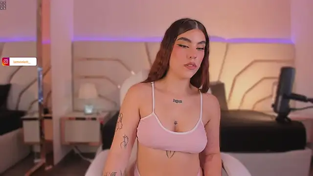 Snapshot of Violeta-Marquez chatting on October 28, 2025, 11:47 am Violeta-Marquez online show from October 28, 2025, 11:47 am