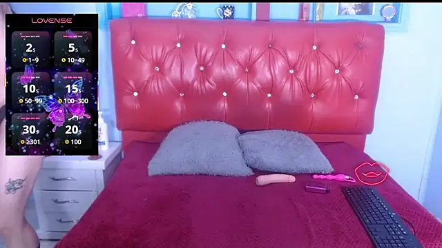 Snapshot of Madyyfox chatting on September 18, 2025, 2:19 pm Madyyfox online show from September 18, 2025, 2:19 pm