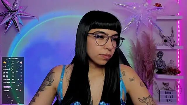 Snapshot of Saraa_Desiree chatting on March 4, 2025, 10:49 pm Saraa Desiree online show from March 4, 2025, 10:49 pm