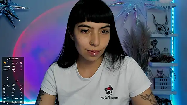 Saraa Desiree online show from March 8, 2025, 3:06 am