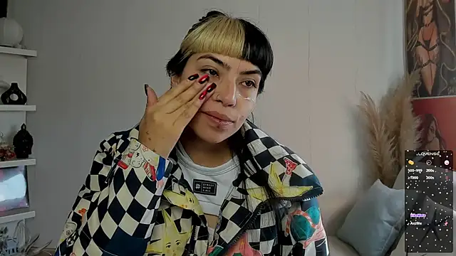 Saraa Desiree online show from September 11, 2025, 12:38 pm