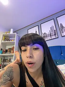 Snapshot of Saraa_Desiree chatting on November 10, 2025, 11:37 pm Saraa Desiree online show from November 10, 2025, 11:37 pm