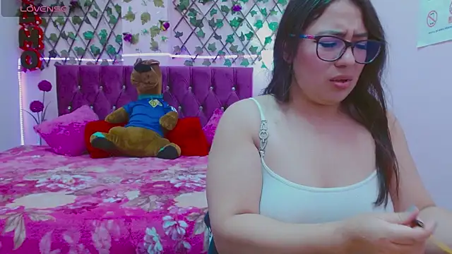 Snapshot of Anny__cute chatting on September 21, 2025, 9:27 pm Anny cute online show from September 21, 2025, 9:27 pm