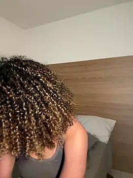 Snapshot of KittyTwerk_2 chatting on October 9, 2025, 5:22 pm KittyTwerk 2 online show from October 9, 2025, 5:22 pm