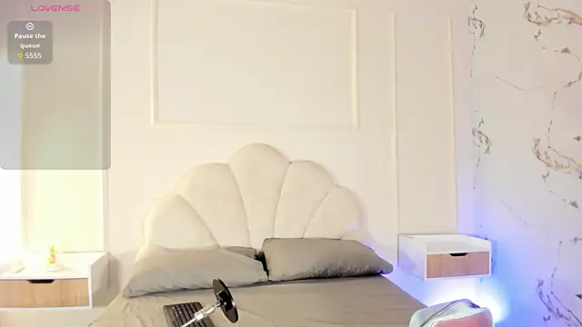 Candaceoweens online show from November 20, 2025, 4:12 am