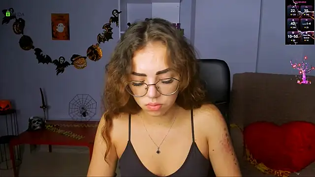 kiki swan online show from October 29, 2025, 7:43 am