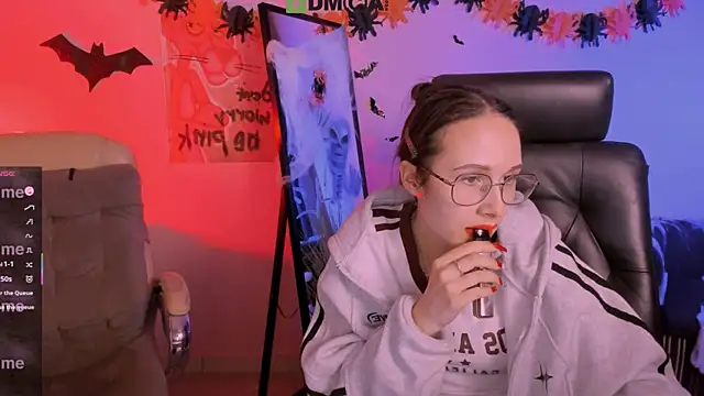 mona cloud online show from November 4, 2025, 12:10 am