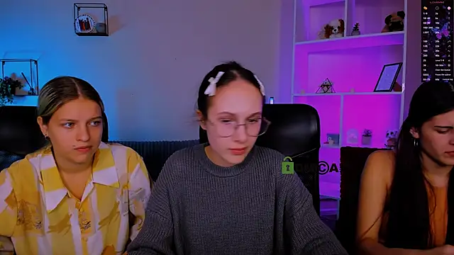 mona cloud online show from November 18, 2025, 8:46 pm