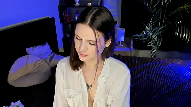 Snapshot of LisaBaillea chatting on March 17, 2025, 12:08 am LisaBaillea online show from March 17, 2025, 12:08 am