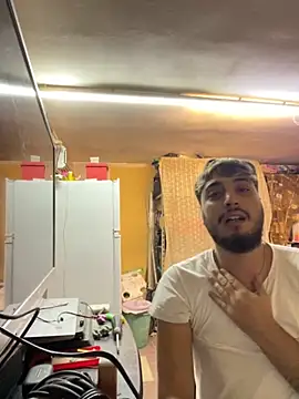 Snapshot of Bello98sud chatting on October 25, 2025, 4:13 pm Bello98sud online show from October 25, 2025, 4:13 pm