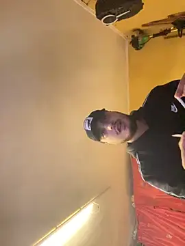 Snapshot of Bello98sud chatting on December 2, 2025, 11:26 am Bello98sud online show from December 2, 2025, 11:26 am