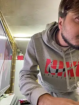 Snapshot of Bello98sud chatting on December 4, 2025, 3:21 pm Bello98sud online show from December 4, 2025, 3:21 pm