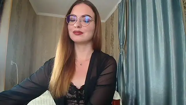 Snapshot of Leila_Kissyu chatting on September 11, 2025, 1:22 pm Leila Kissyu online show from September 11, 2025, 1:22 pm