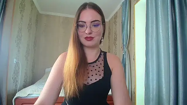 Snapshot of Leila_Kissyu chatting on September 13, 2025, 11:10 am Leila Kissyu online show from September 13, 2025, 11:10 am