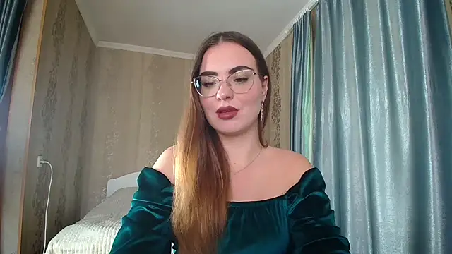 Snapshot of Leila_Kissyu chatting on October 3, 2025, 12:02 pm Leila Kissyu online show from October 3, 2025, 12:02 pm