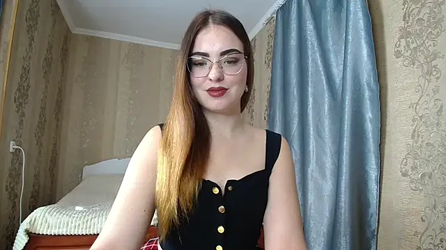 Snapshot of Leila_Kissyu chatting on November 11, 2025, 12:05 pm Leila Kissyu online show from November 11, 2025, 12:05 pm