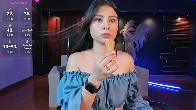 Snapshot of Catalina_Santhana chatting on October 10, 2025, 6:29 pm Catalina Santhana online show from October 10, 2025, 6:29 pm