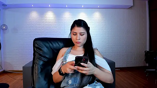 Snapshot of Catalina_Santhana chatting on October 18, 2025, 6:08 pm Catalina Santhana online show from October 18, 2025, 6:08 pm