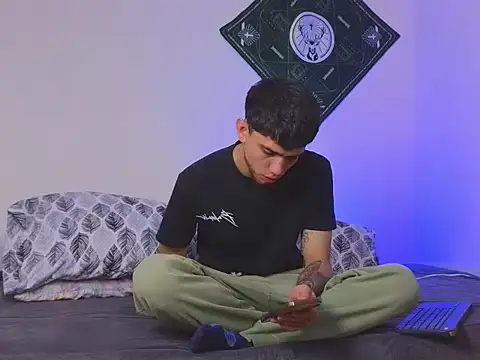 samevansx  online show from September 22, 2025, 2:19 pm