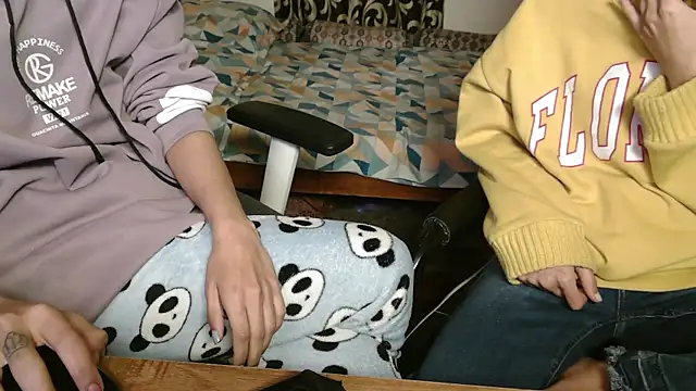 Snapshot of NaughtyThrouple007 chatting on December 18, 2025, 12:49 am NaughtyThrouple007 online show from December 18, 2025, 12:49 am