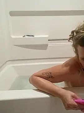 KITTYBOOBOOFUXX online show from October 28, 2025, 10:12 pm