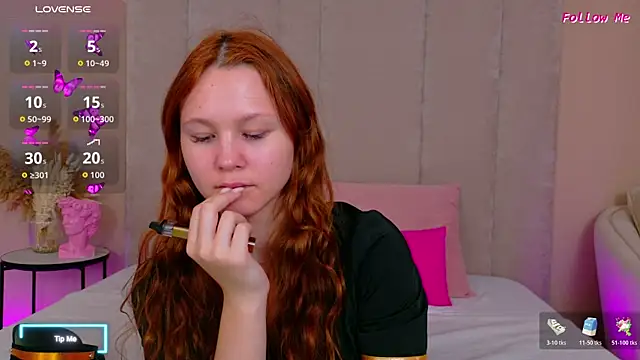 AmeliRoyse online show from November 12, 2025, 5:13 pm