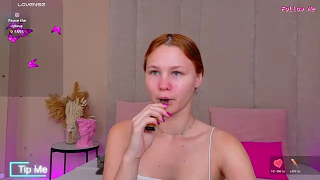 AmeliRoyse online show from November 16, 2025, 5:18 pm