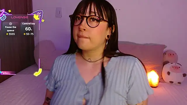 Snapshot of Oliviargf chatting on September 22, 2025, 2:24 am Oliviargf online show from September 22, 2025, 2:24 am